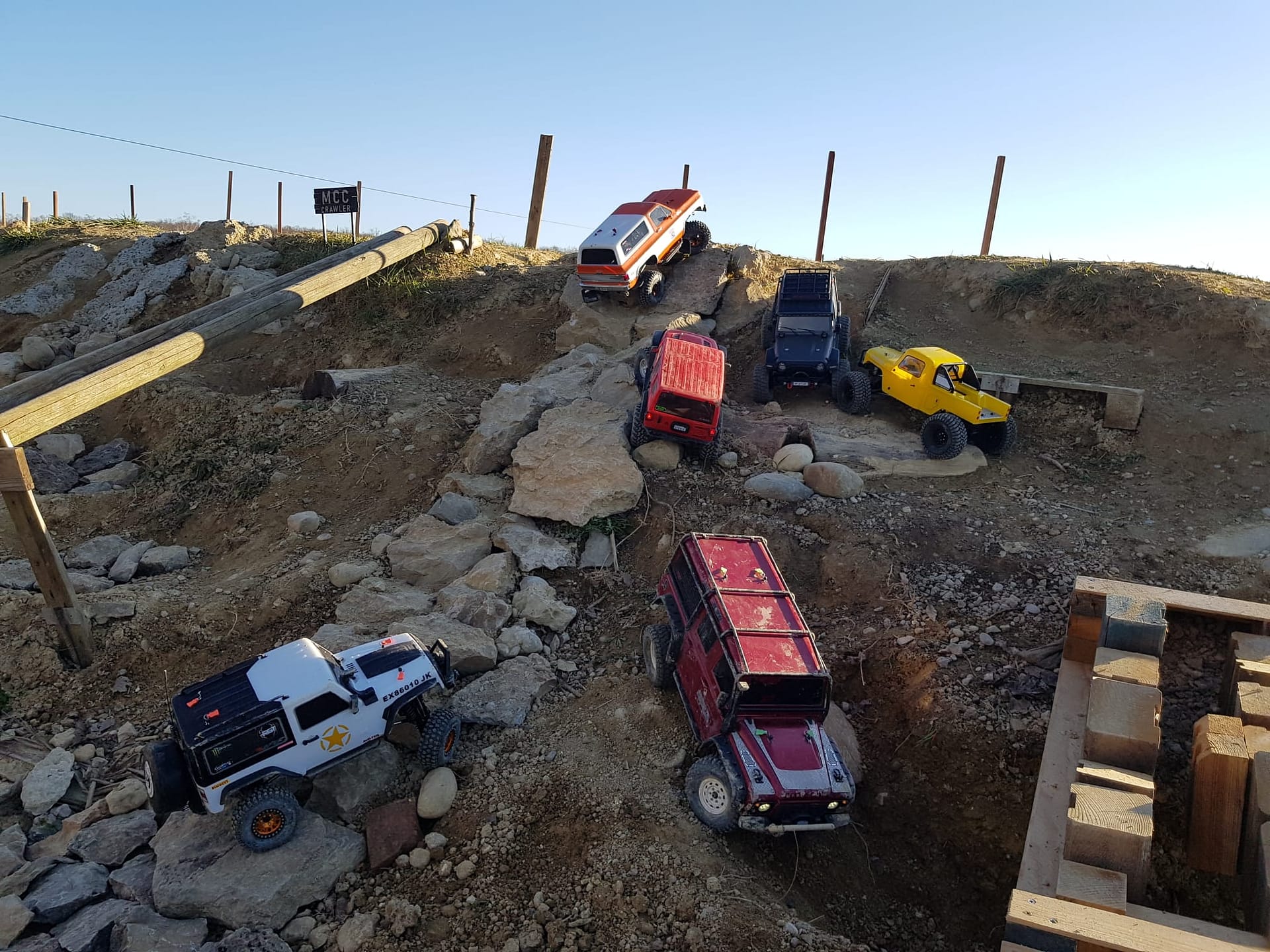 La nouvelle piste crawler avance à grandes roues