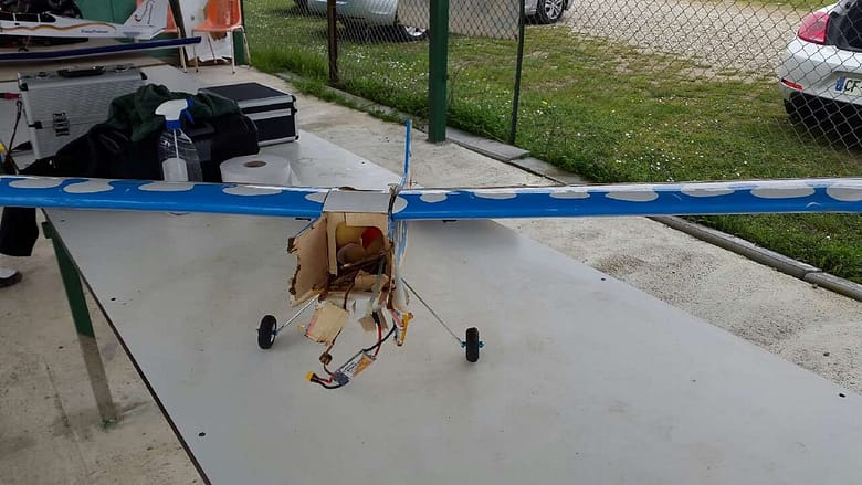 Avril : pulso réacteur et crash de l’avion école !